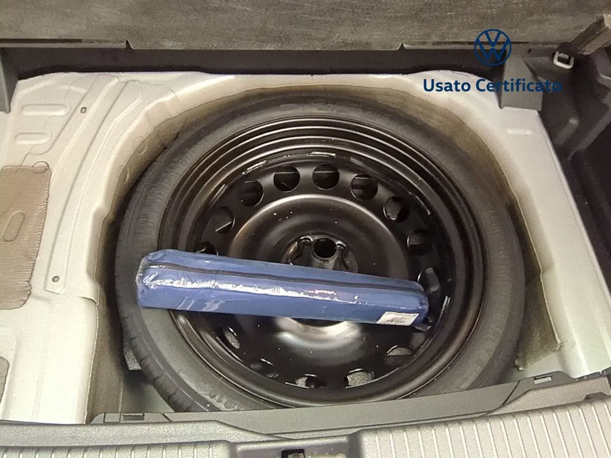Volkswagen T-Cross usata a Avellino (12)