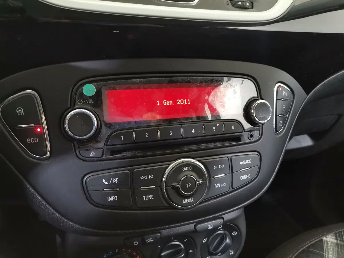 Opel Corsa usata a Salerno (12)
