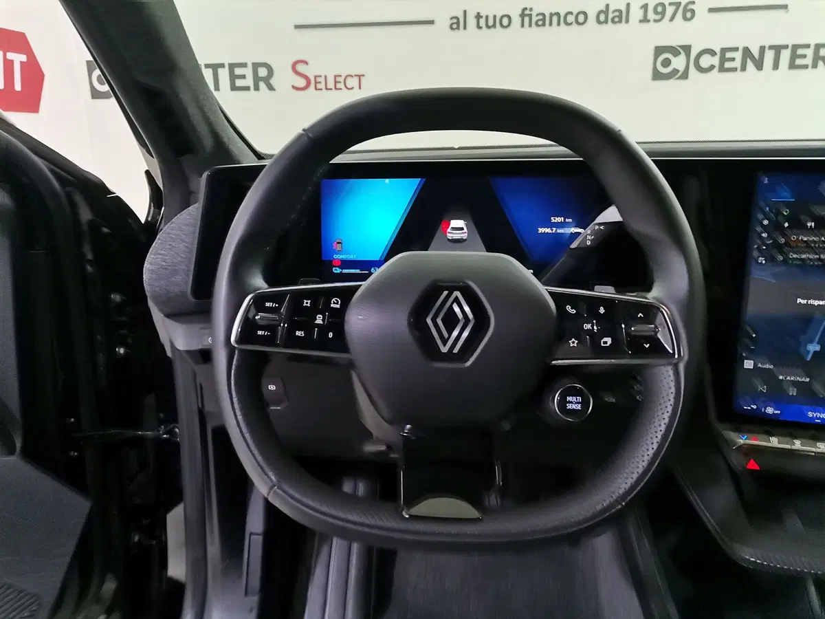 Renault Scenic E-Tech Electric usata a Salerno (8)