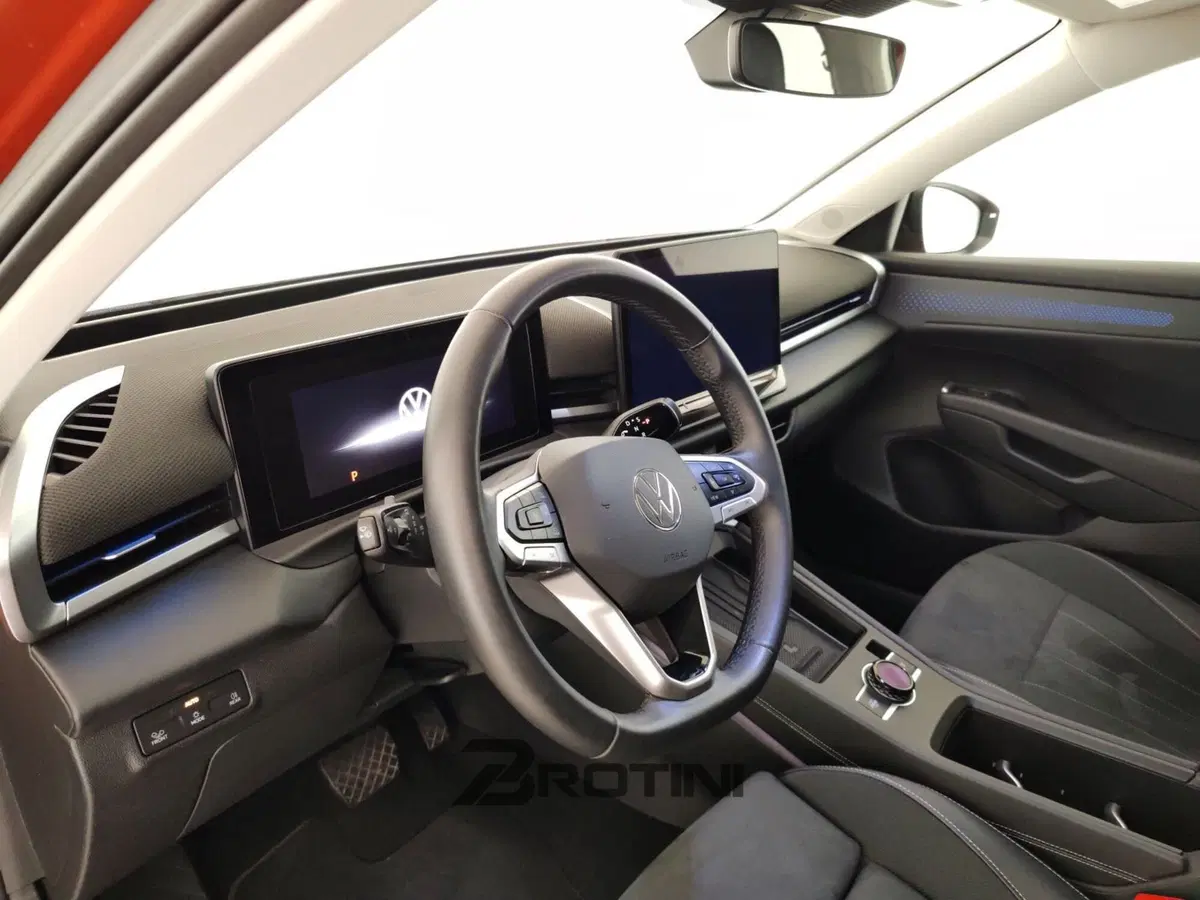 Volkswagen T-Roc usata a Massa-Carrara (8)