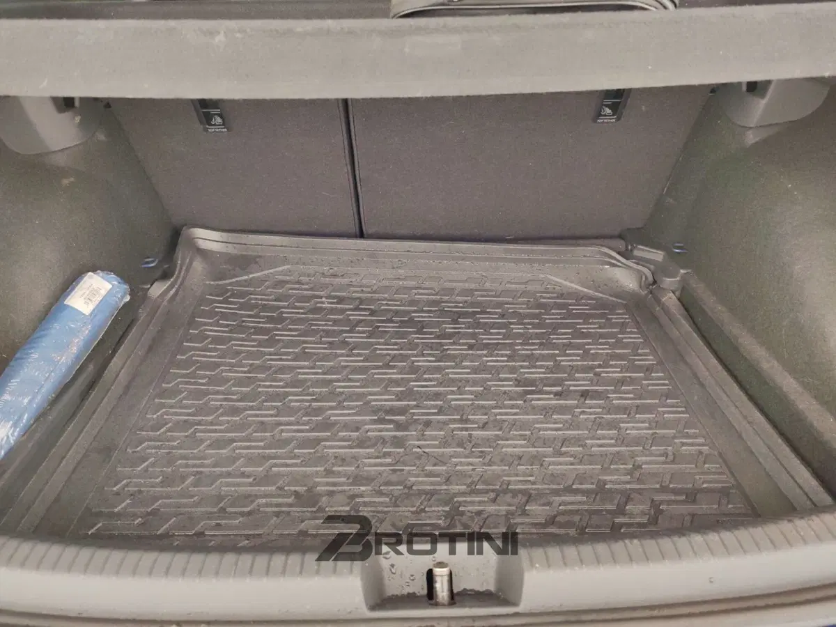 Volkswagen Taigo usata a Massa-Carrara (12)