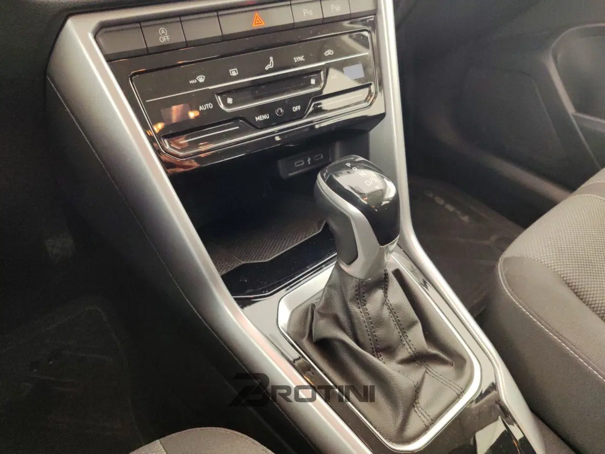 Volkswagen T-Roc usata a Massa-Carrara (11)
