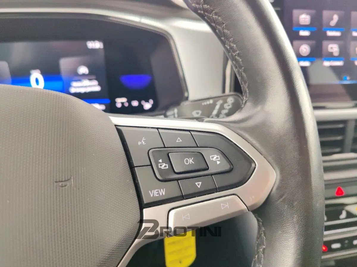 Volkswagen T-Roc usata a Massa-Carrara (13)