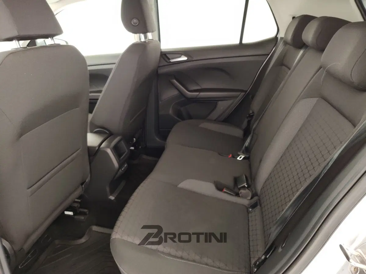 Volkswagen T-Cross usata a Massa-Carrara (10)