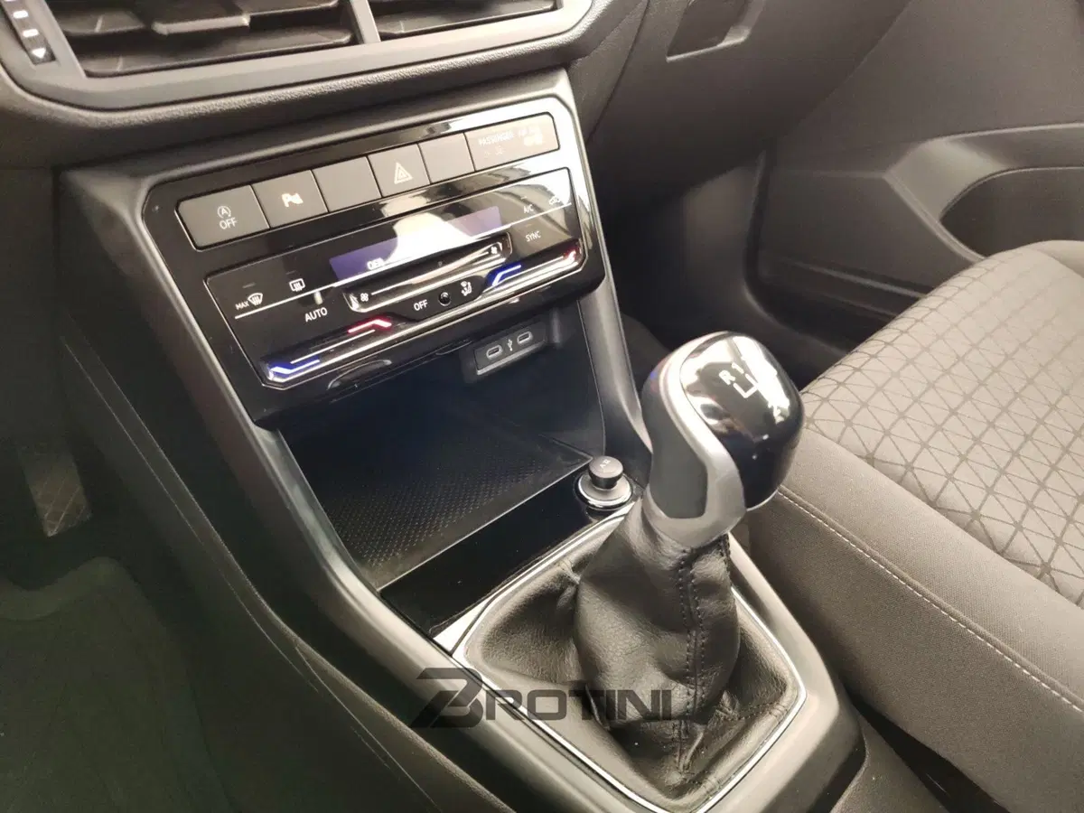 Volkswagen T-Cross usata a Massa-Carrara (12)