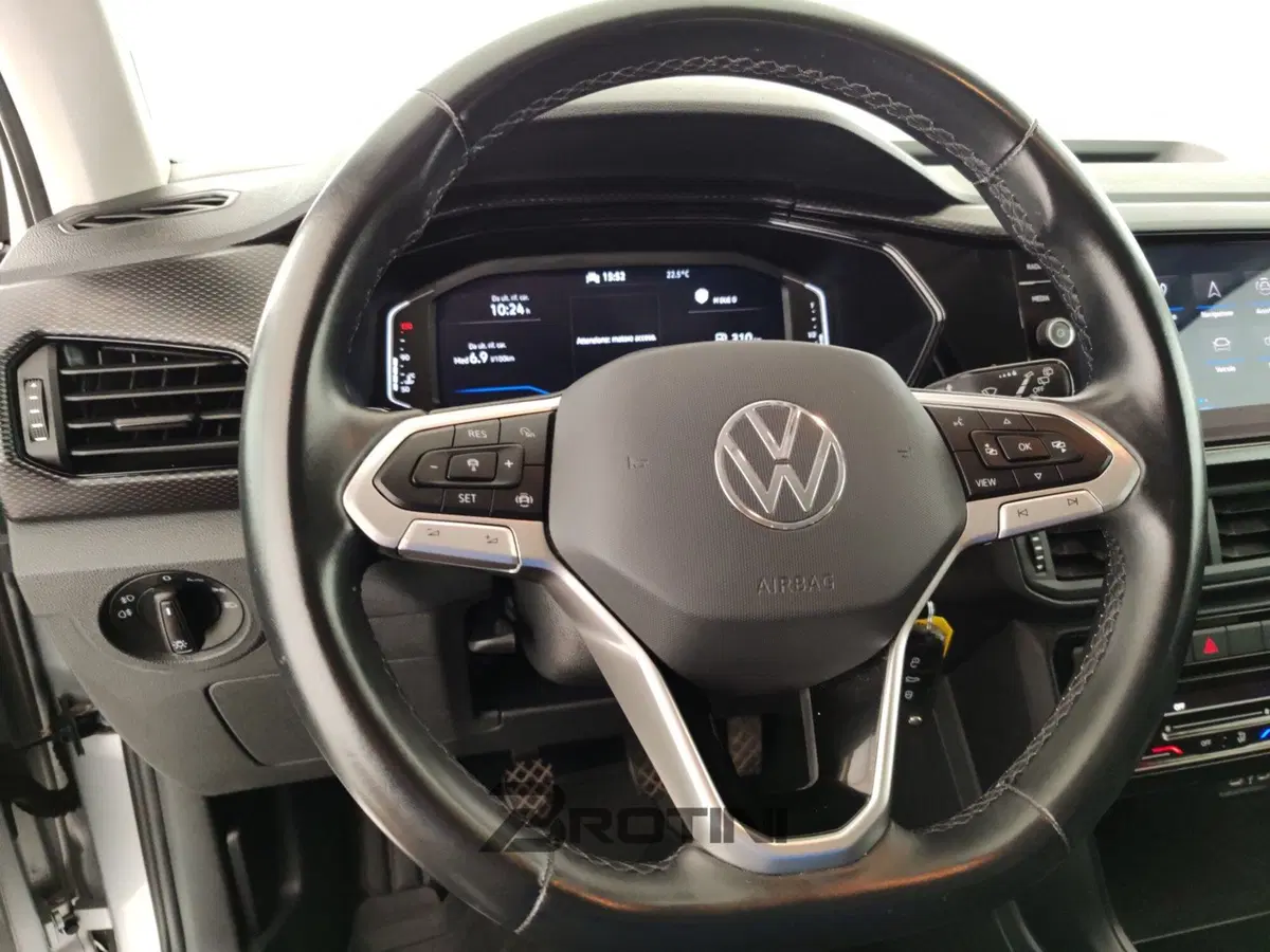 Volkswagen T-Cross usata a Massa-Carrara (15)