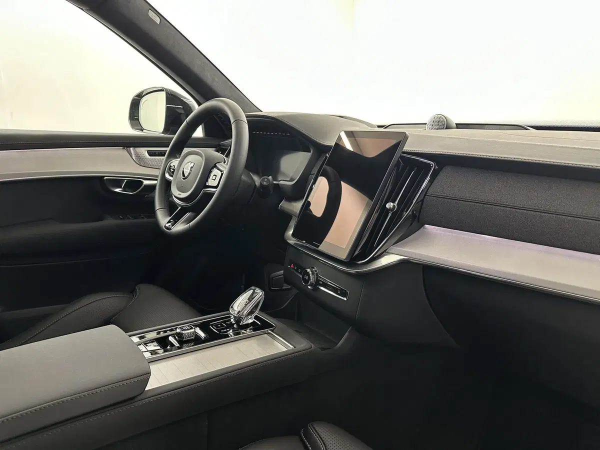 Volvo XC90 nuova a Bergamo (10)