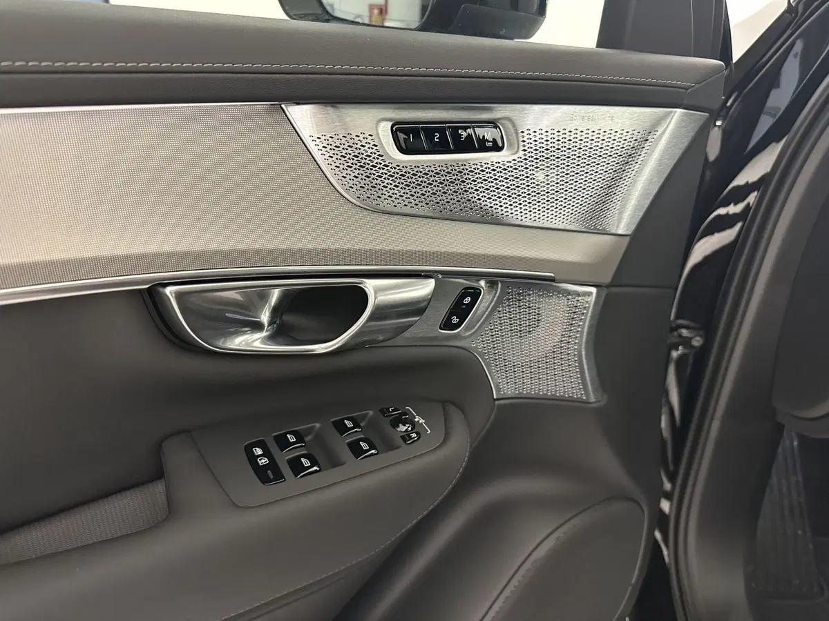 Volvo XC90 nuova a Bergamo (14)