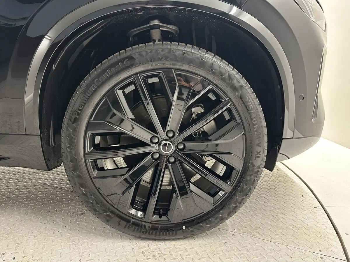Volvo XC90 nuova a Bergamo (9)