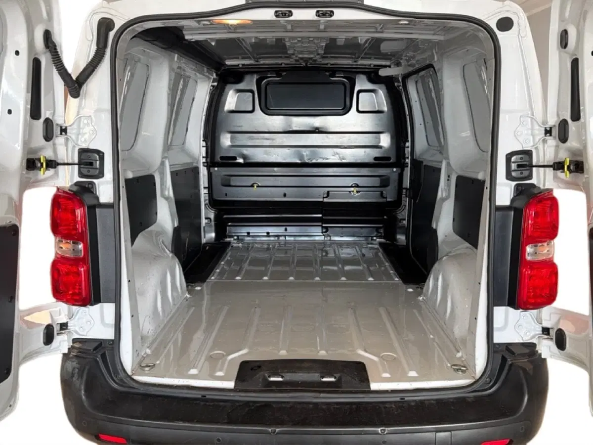 Opel Vivaro Furgone usata a Taranto (10)