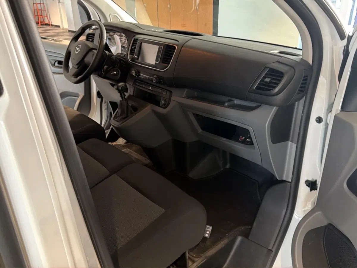 Opel Vivaro Furgone usata a Taranto (11)
