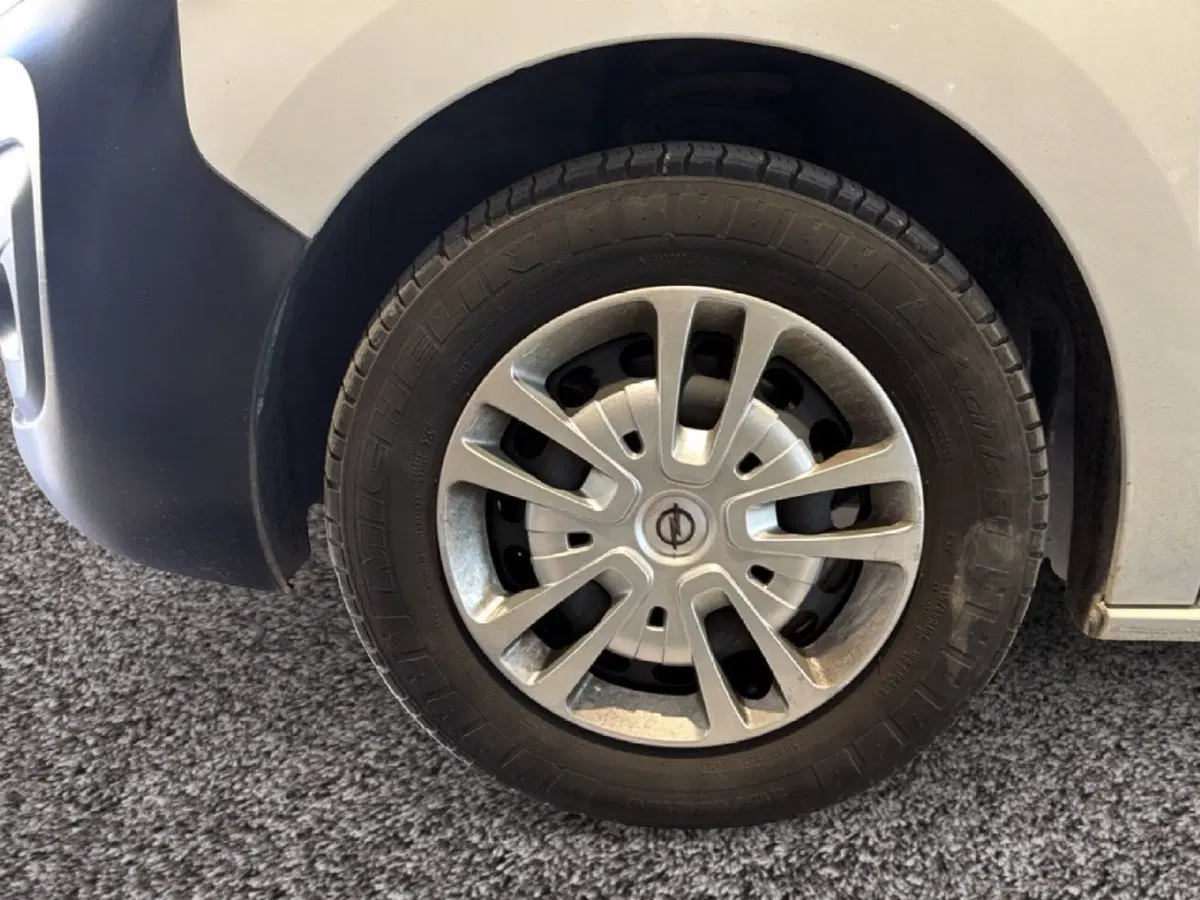 Opel Vivaro Furgone usata a Taranto (15)