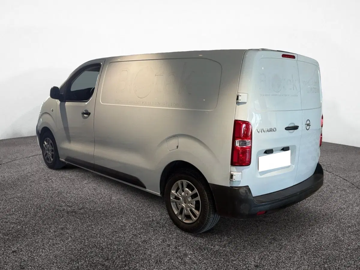 Opel Vivaro Furgone usata a Taranto (4)