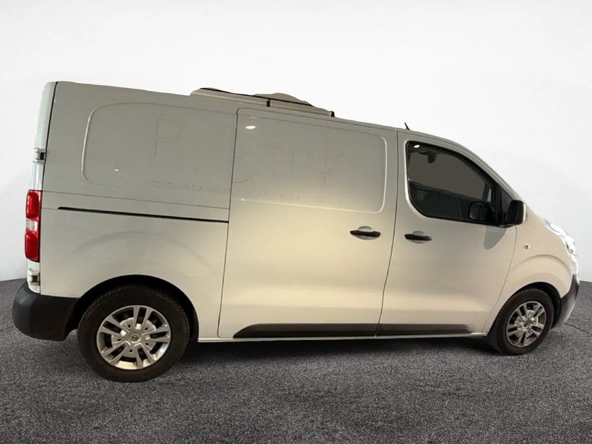 Opel Vivaro Furgone usata a Taranto (6)