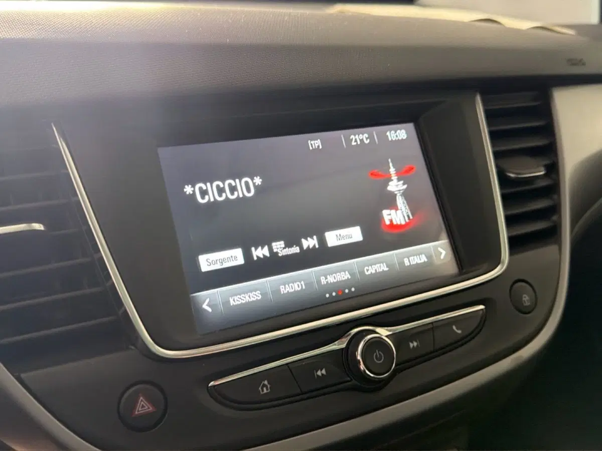 Opel Crossland usata a Taranto (12)