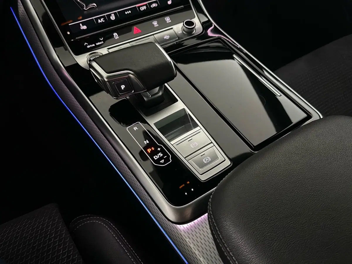 Audi Q8 usata a Napoli (18)