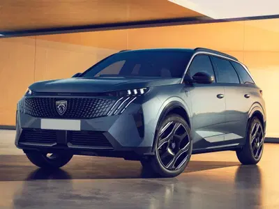 Peugeot 5008 1.2 hybrid Allure 145cv 5p.ti e-dcs6 nuova a Varese