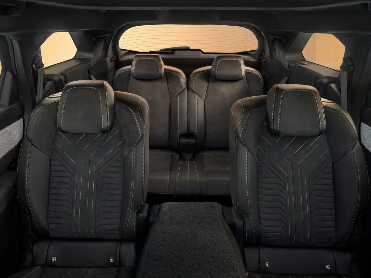 Peugeot 5008 nuova a Varese (3)