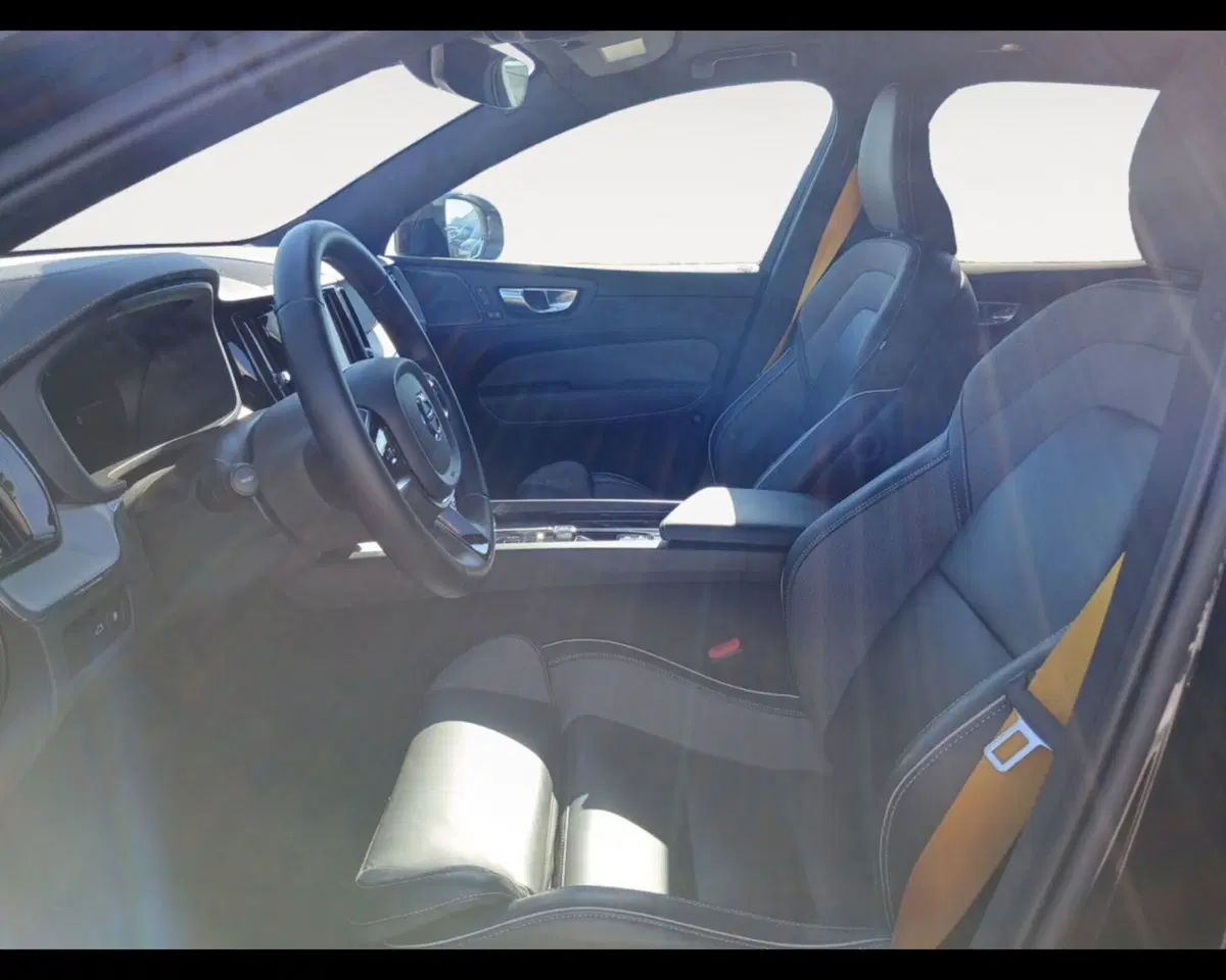 Volvo XC60 usata a Ravenna (9)