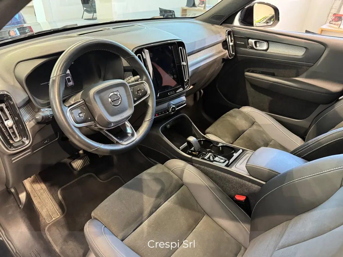 Volvo XC40 usata a Varese (9)