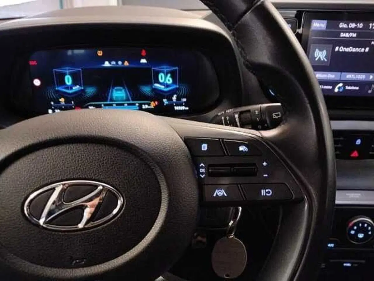 Hyundai Bayon usata a Milano (18)
