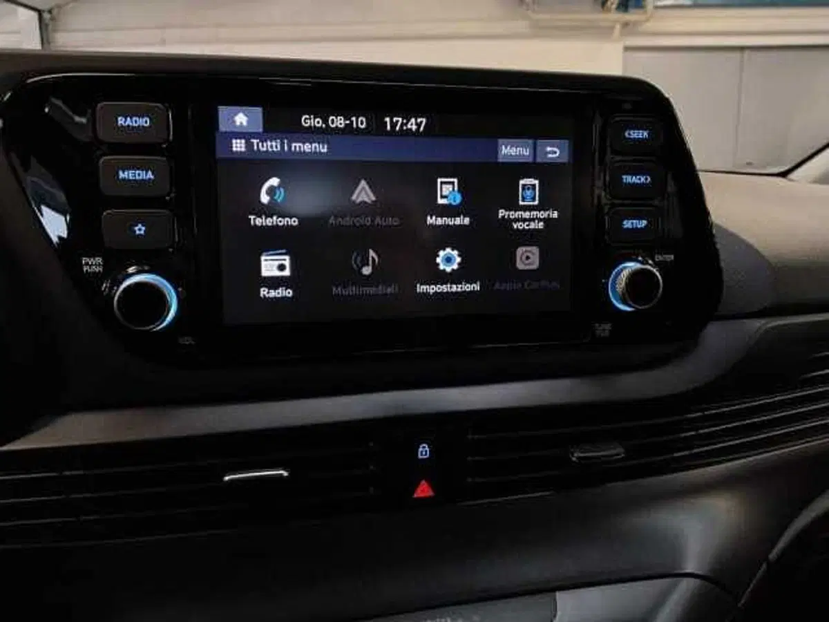Hyundai Bayon usata a Milano (20)