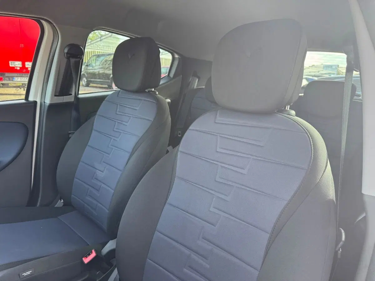 Lancia Ypsilon nuova a Monza e Brianza (12)