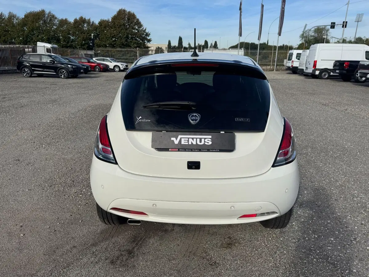 Lancia Ypsilon nuova a Monza e Brianza (5)
