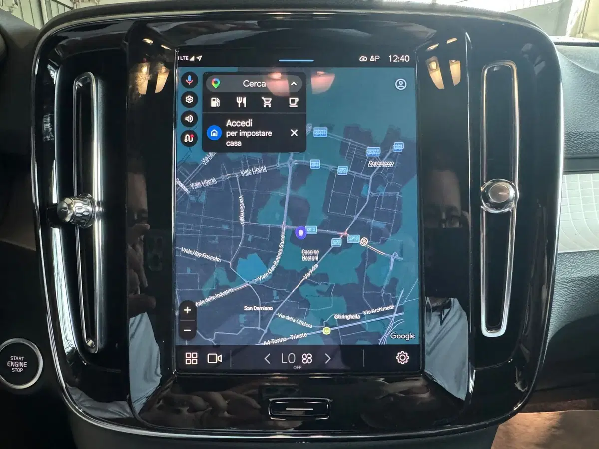 Volvo XC40 nuova a Monza e Brianza (11)