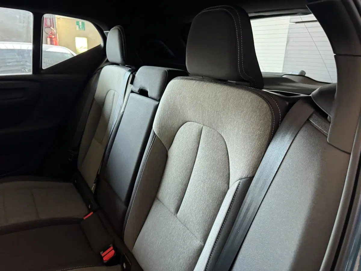Volvo XC40 nuova a Monza e Brianza (17)