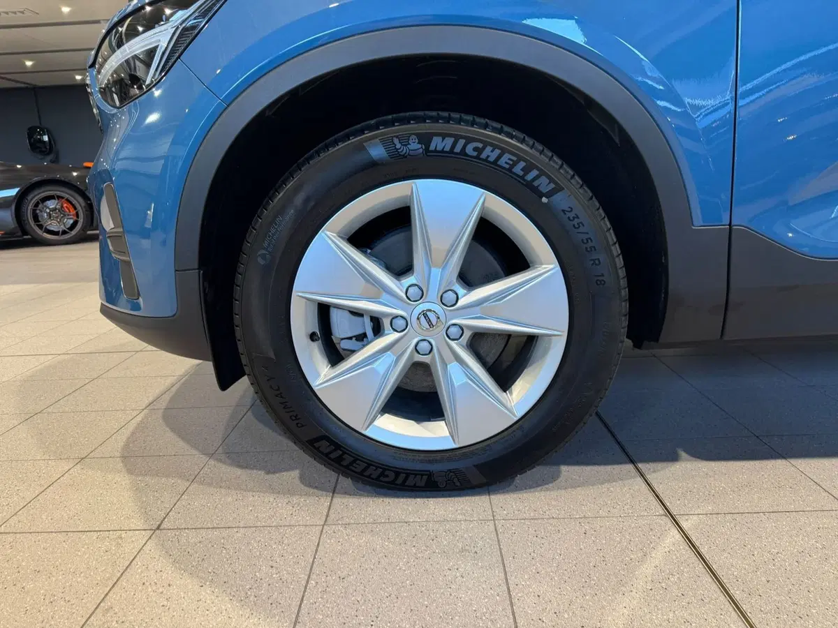 Volvo XC40 nuova a Monza e Brianza (20)