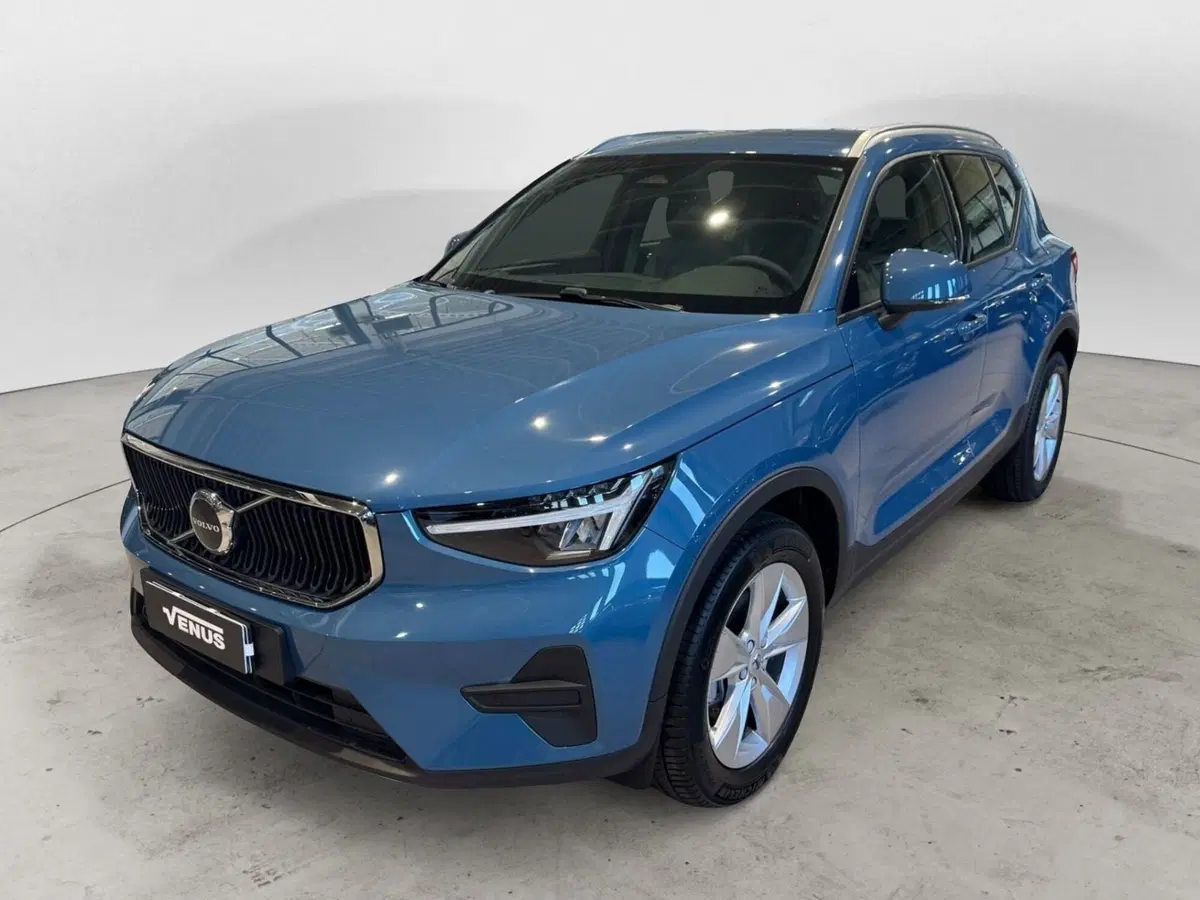 Volvo XC40 nuova a Monza e Brianza (3)