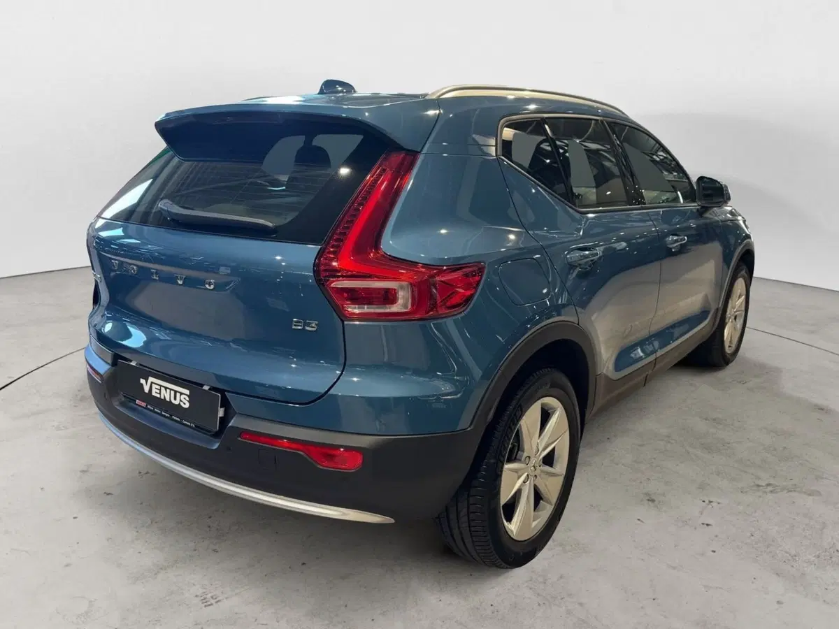 Volvo XC40 nuova a Monza e Brianza (7)