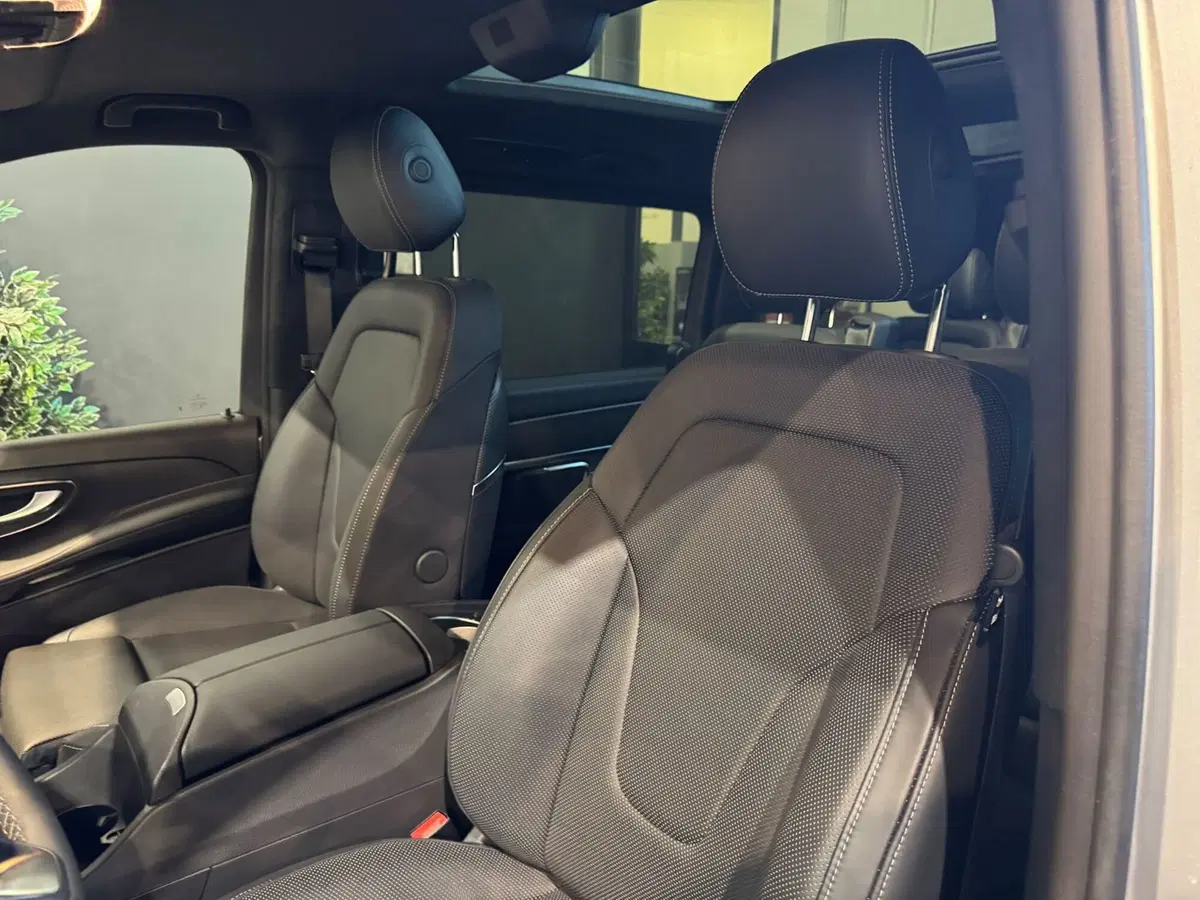 Mercedes-Benz Classe V nuova a Monza e Brianza (12)