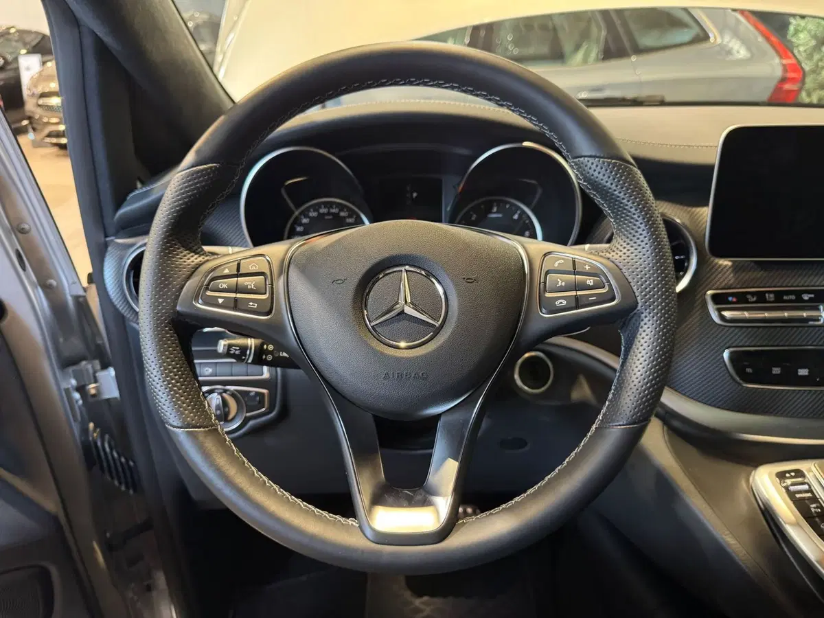Mercedes-Benz Classe V nuova a Monza e Brianza (19)