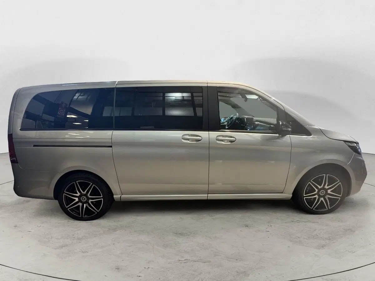 Mercedes-Benz Classe V nuova a Monza e Brianza (5)