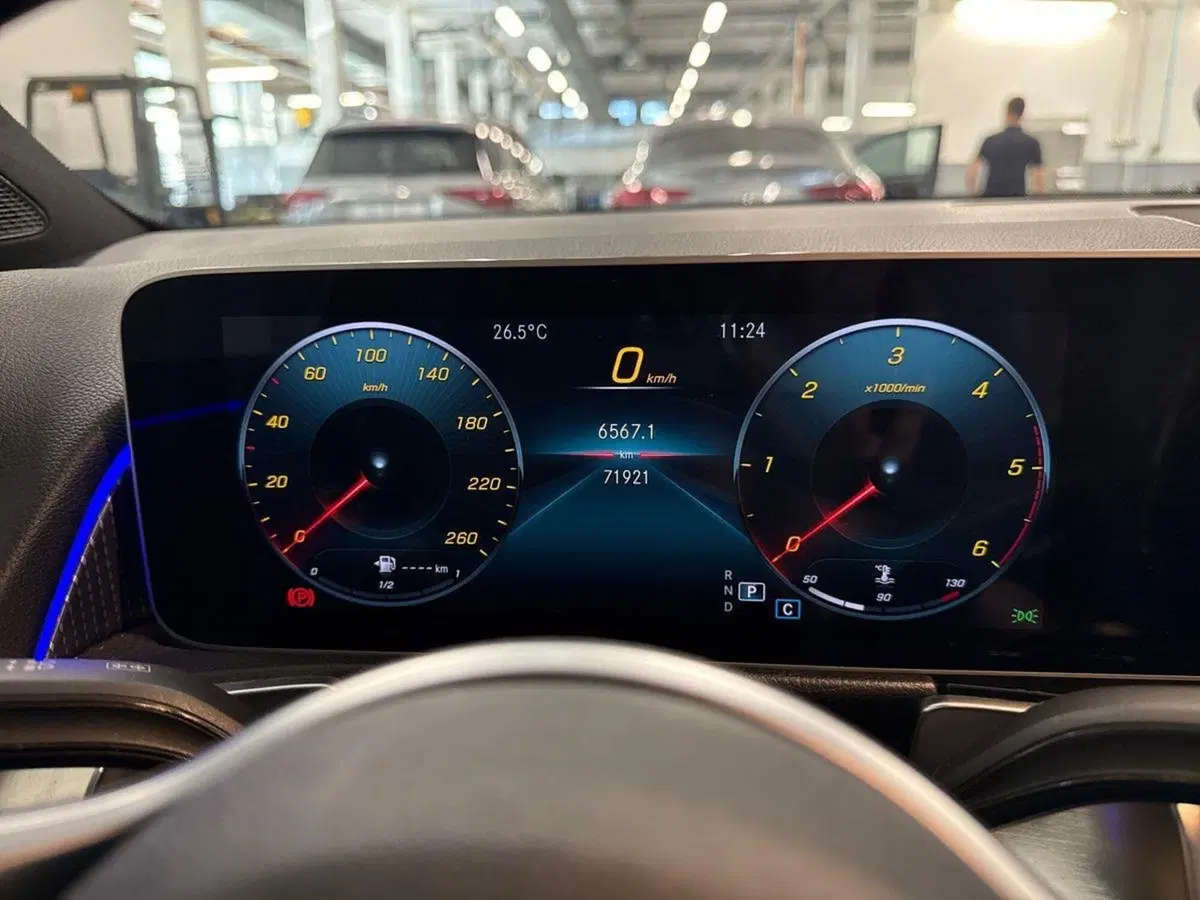 Mercedes-Benz GLB usata a Prato (13)
