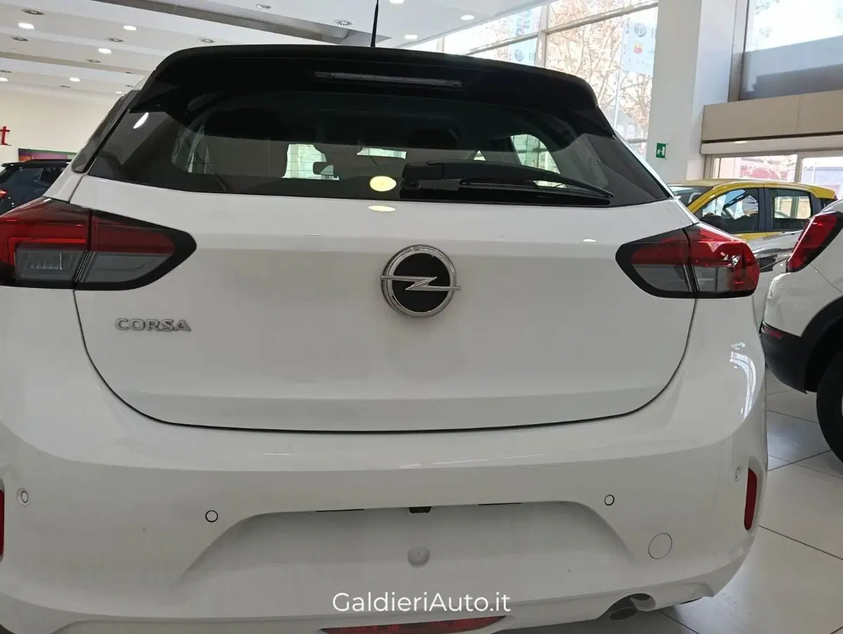 Opel Corsa nuova a Salerno (3)