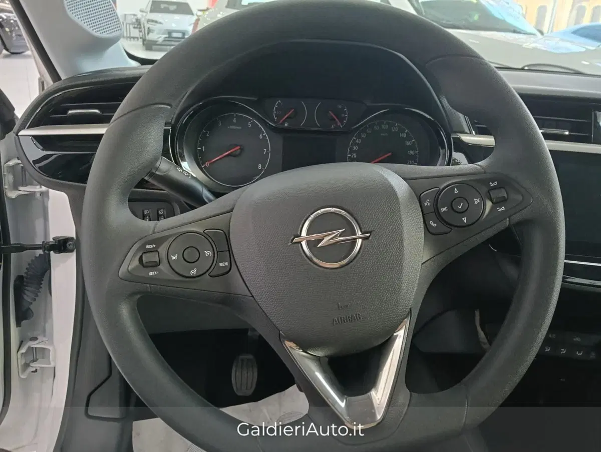 Opel Corsa nuova a Salerno (8)
