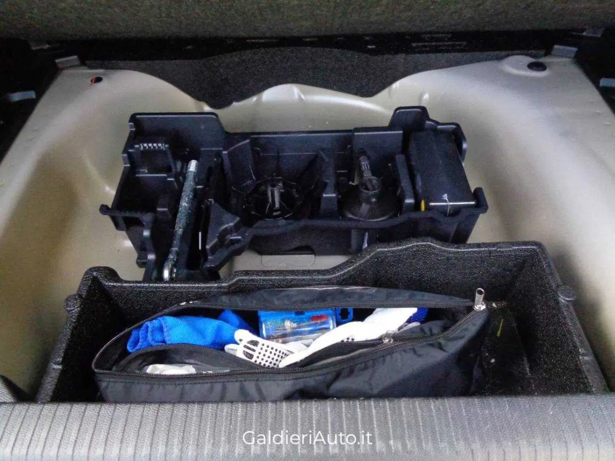 Peugeot 2008 usata a Salerno (16)