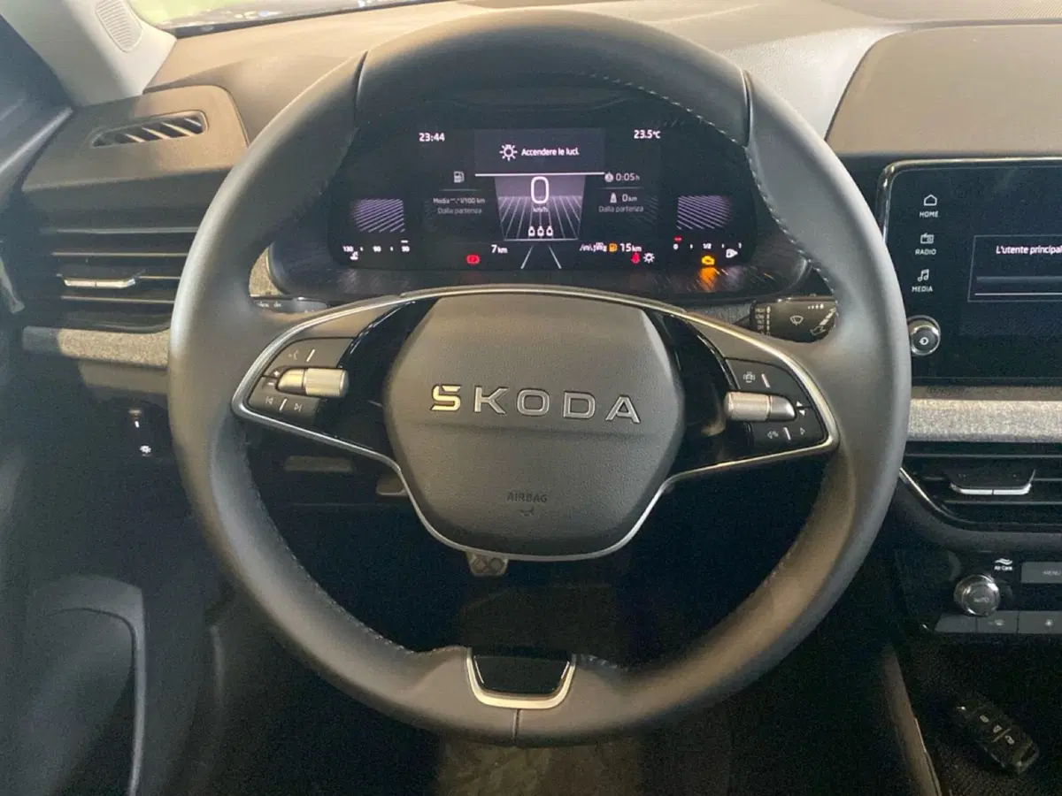 Skoda Kamiq nuova a Reggio Calabria (11)