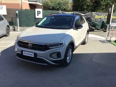 Volkswagen T-Roc 1.5 tsi Life dsg del 2023 usata a Chiavari