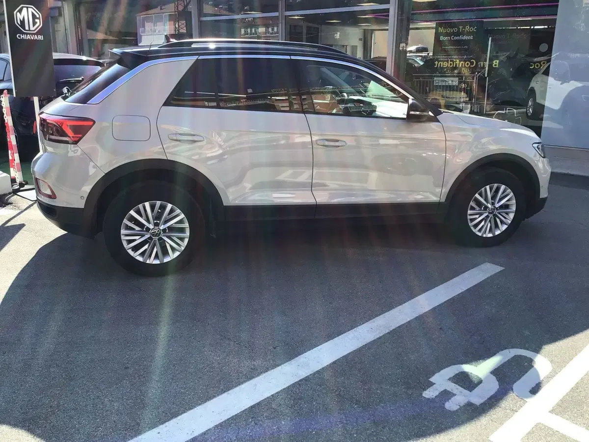 Volkswagen T-Roc usata a Genova (4)