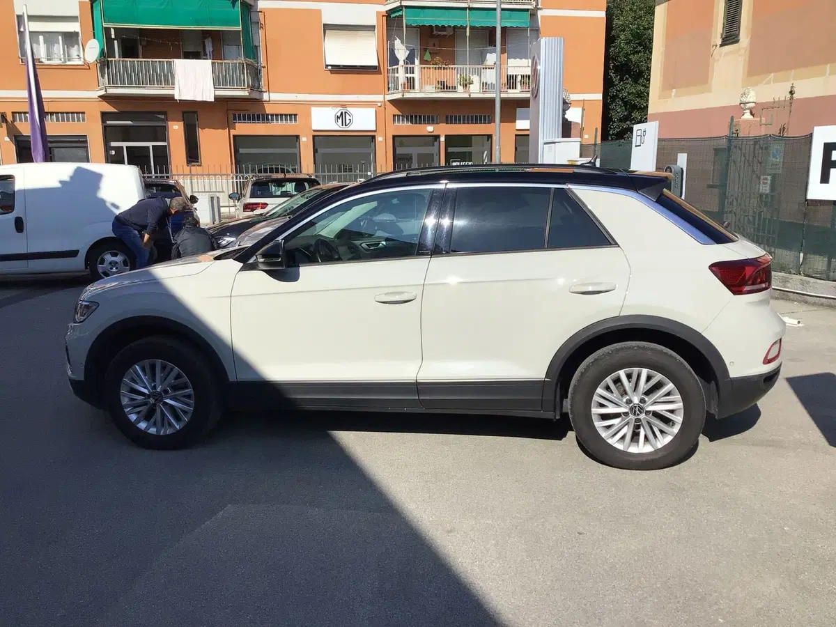 Volkswagen T-Roc usata a Genova (7)