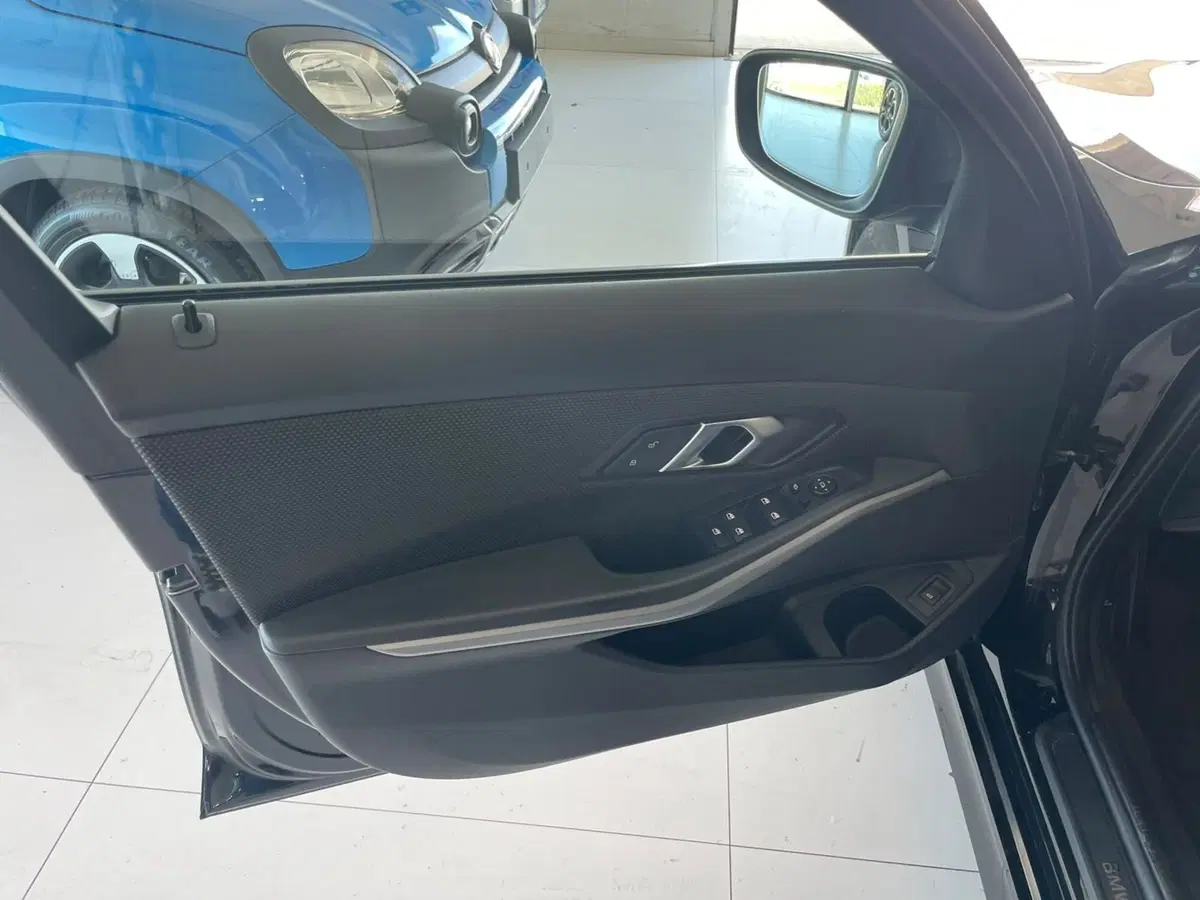 BMW Serie 3 usata a Lucca (8)