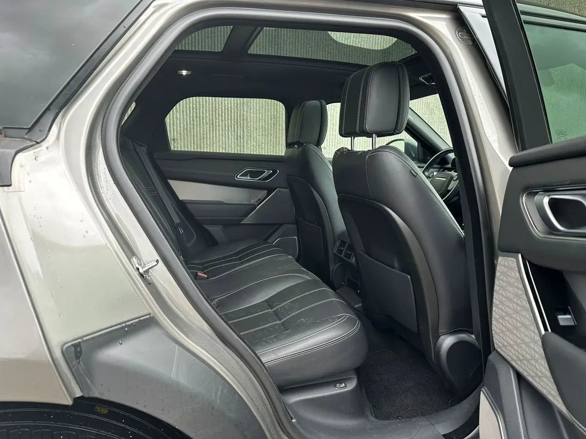 Land Rover Range Rover Velar usata a Salerno (5)