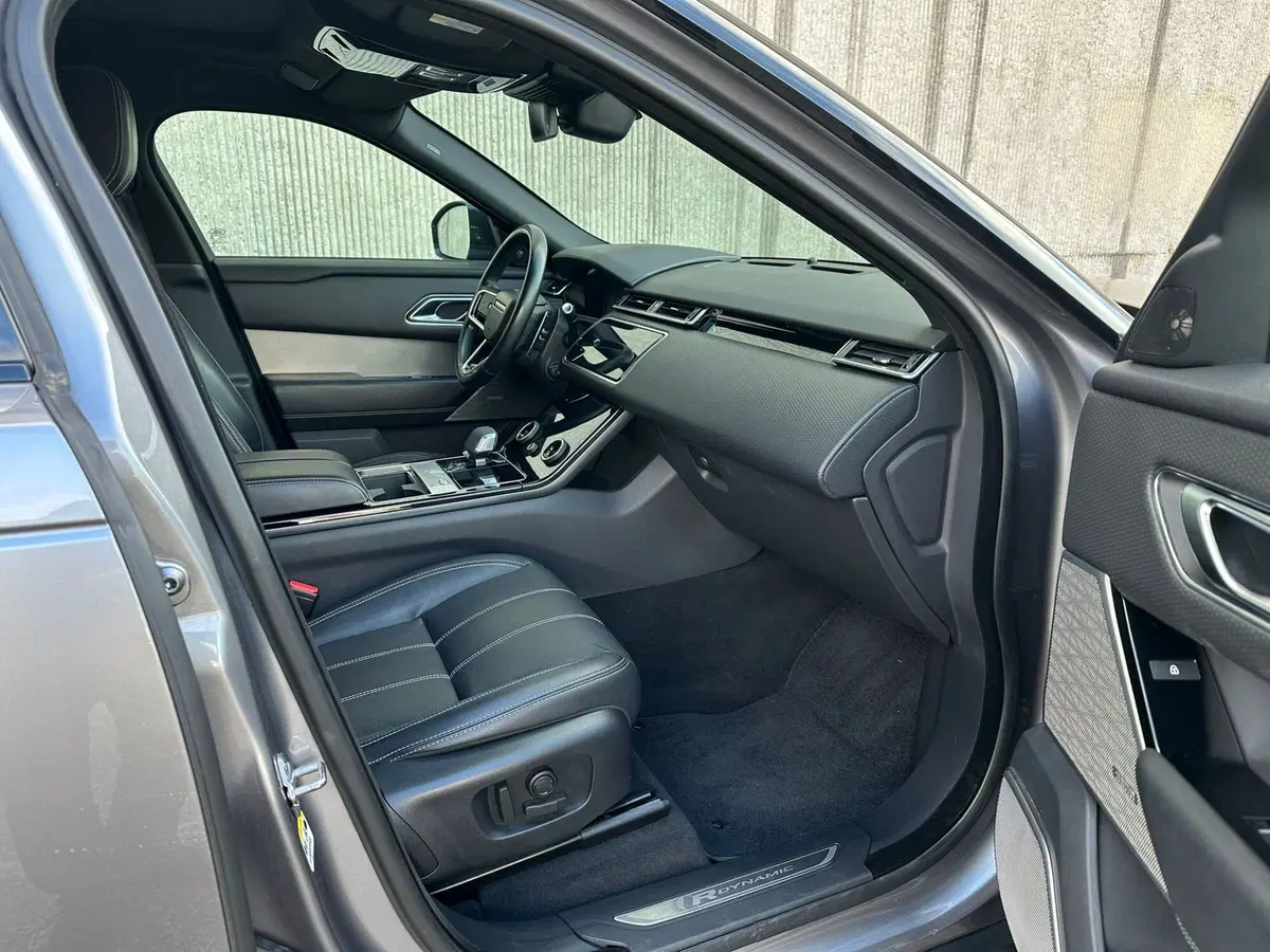 Land Rover Range Rover Velar usata a Salerno (4)