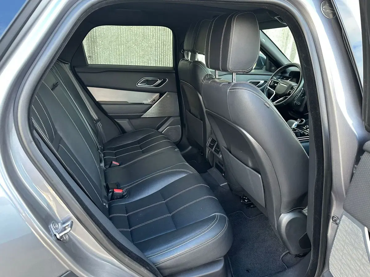Land Rover Range Rover Velar usata a Salerno (5)