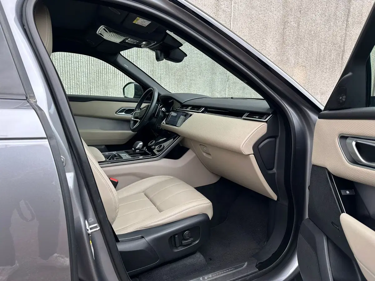 Land Rover Range Rover Velar usata a Salerno (4)