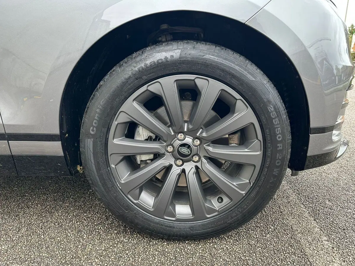 Land Rover Range Rover Velar usata a Salerno (9)